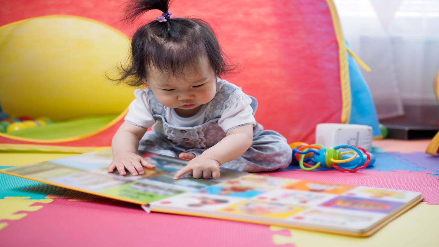 Using 'first word' books with your baby - Featured Image