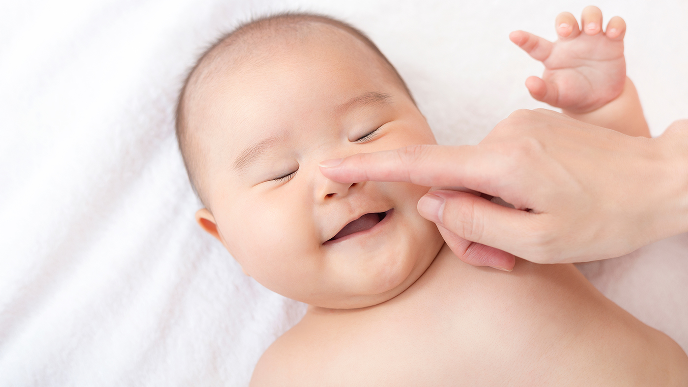 Hey baby – have a chat and help your baby develop awareness of their face - Featured Image