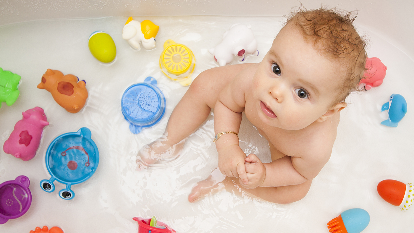 Bathtime explorer – finding out that toys can be handled in different ways - Featured Image