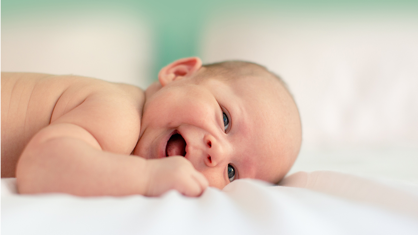 How tummy time supports your baby's strength and movement - Featured Image