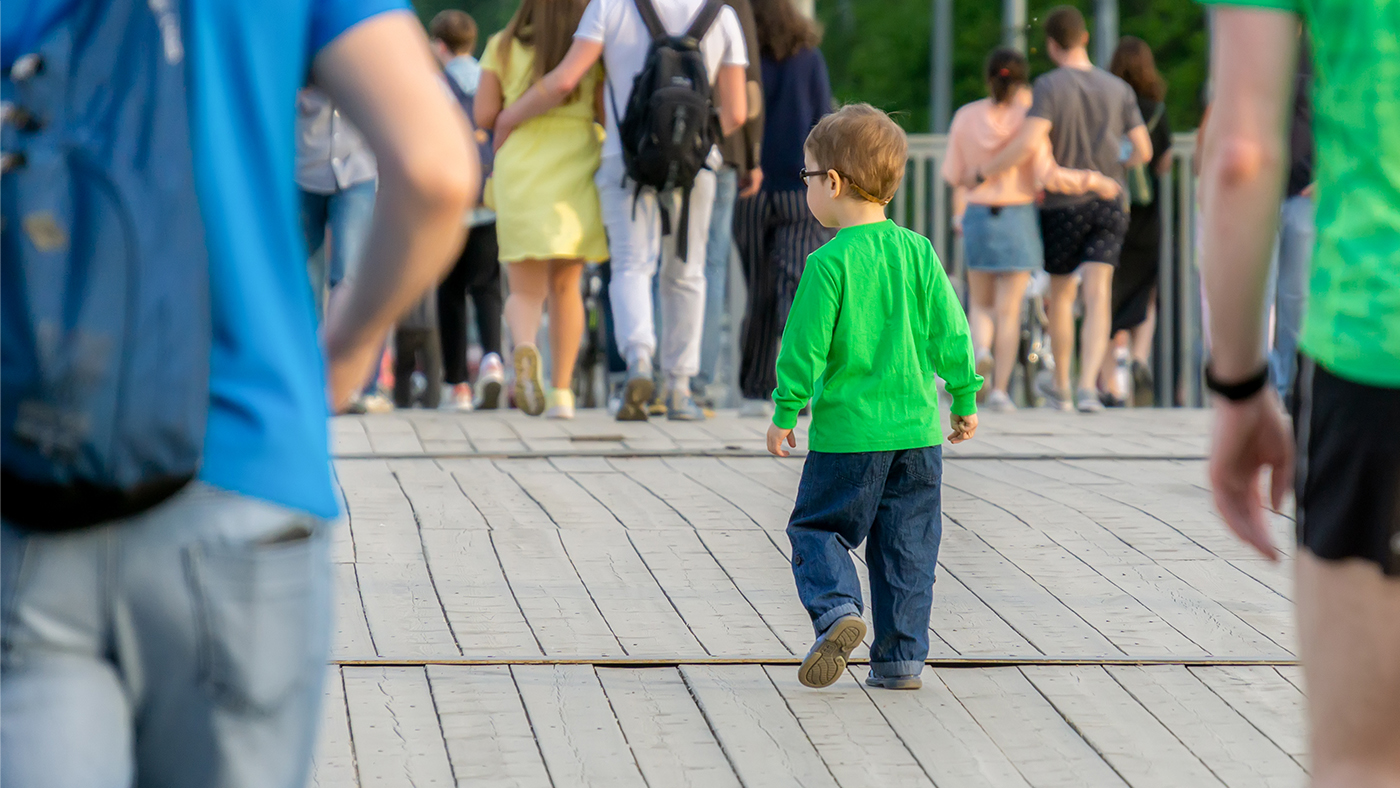 Busy crowds and curious children – what to do if you lose your child in a public place - Featured Image