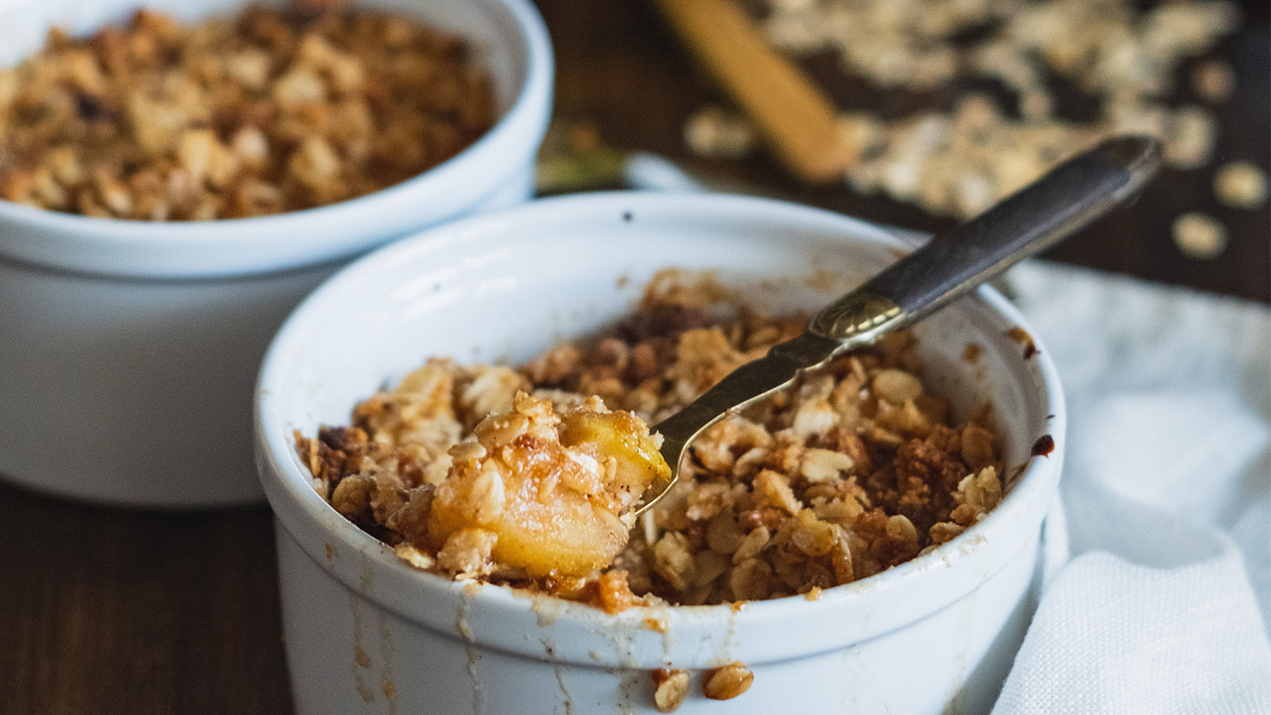 Yummy apple crumble recipe - Featured Image