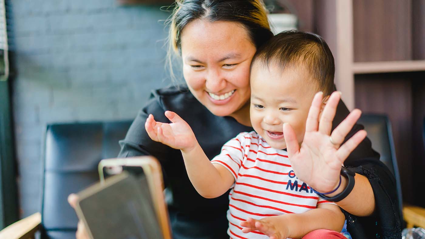 Bye-bye! Why a wave goodbye is a moment to celebrate in your baby’s developmental journey - Featured Image