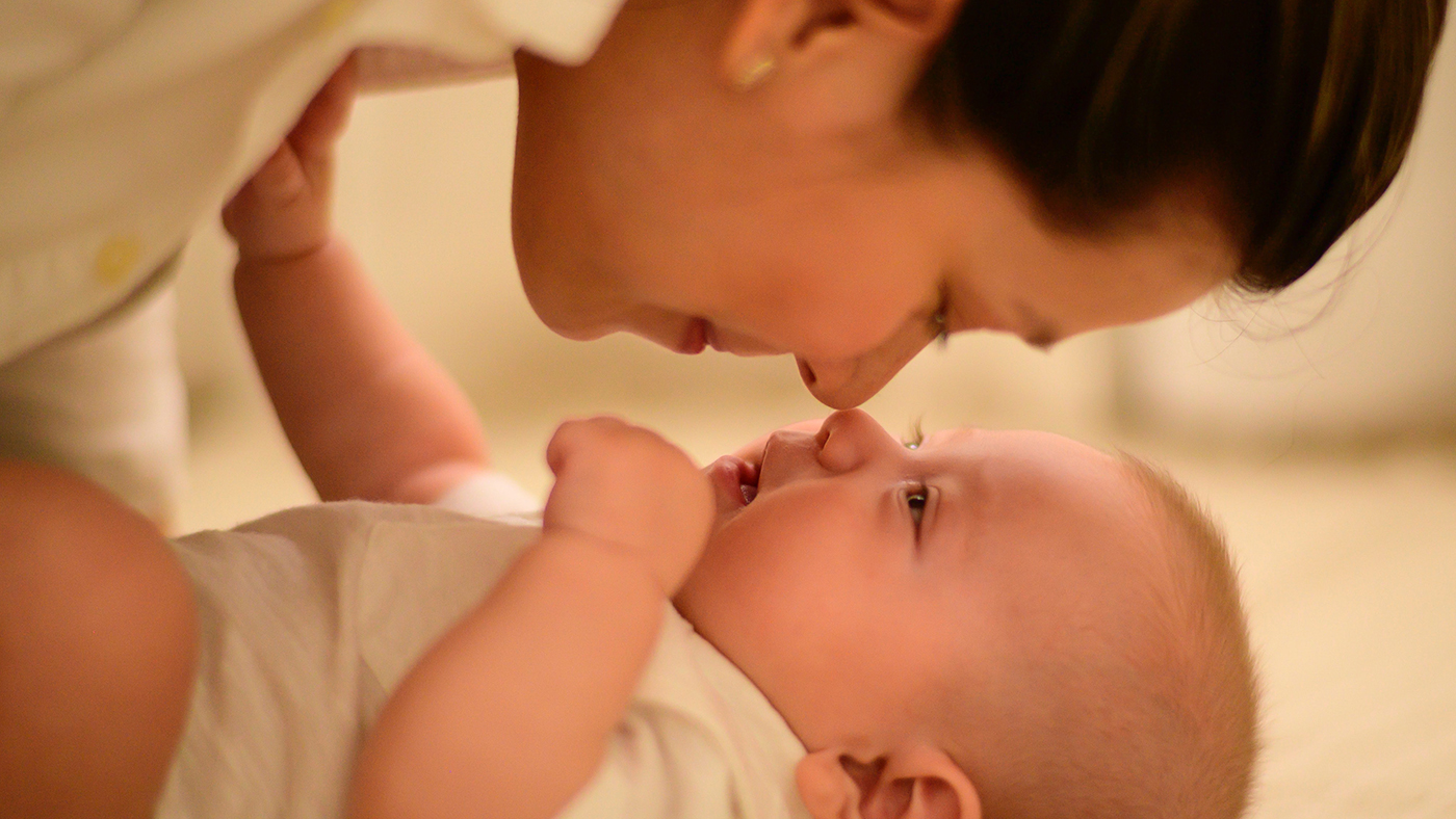 Born ready to look and learn! - Featured Image