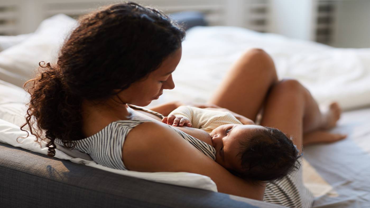 Is it ok if your baby falls asleep as you feed and bond? - Featured Image