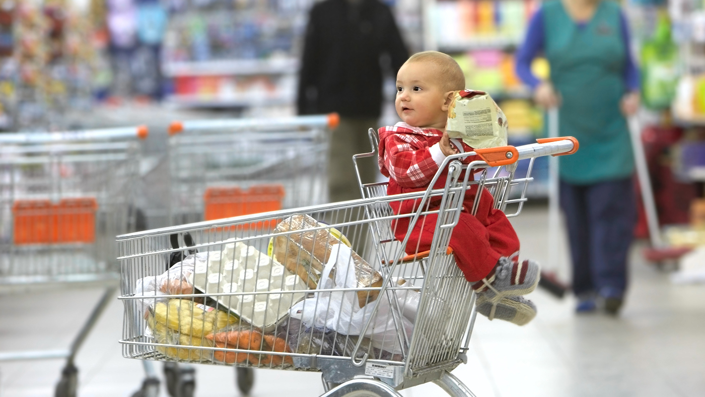 Supermarket seeking – can your baby spot someone returning to the trolley? - Featured Image