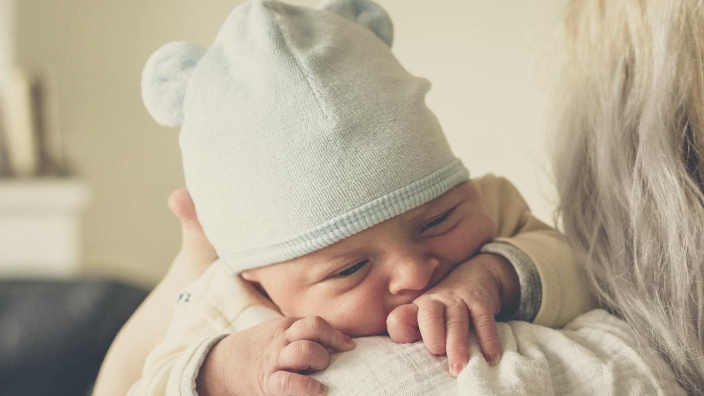 Settling and calming: how your baby will learn self-regulation - Featured Image