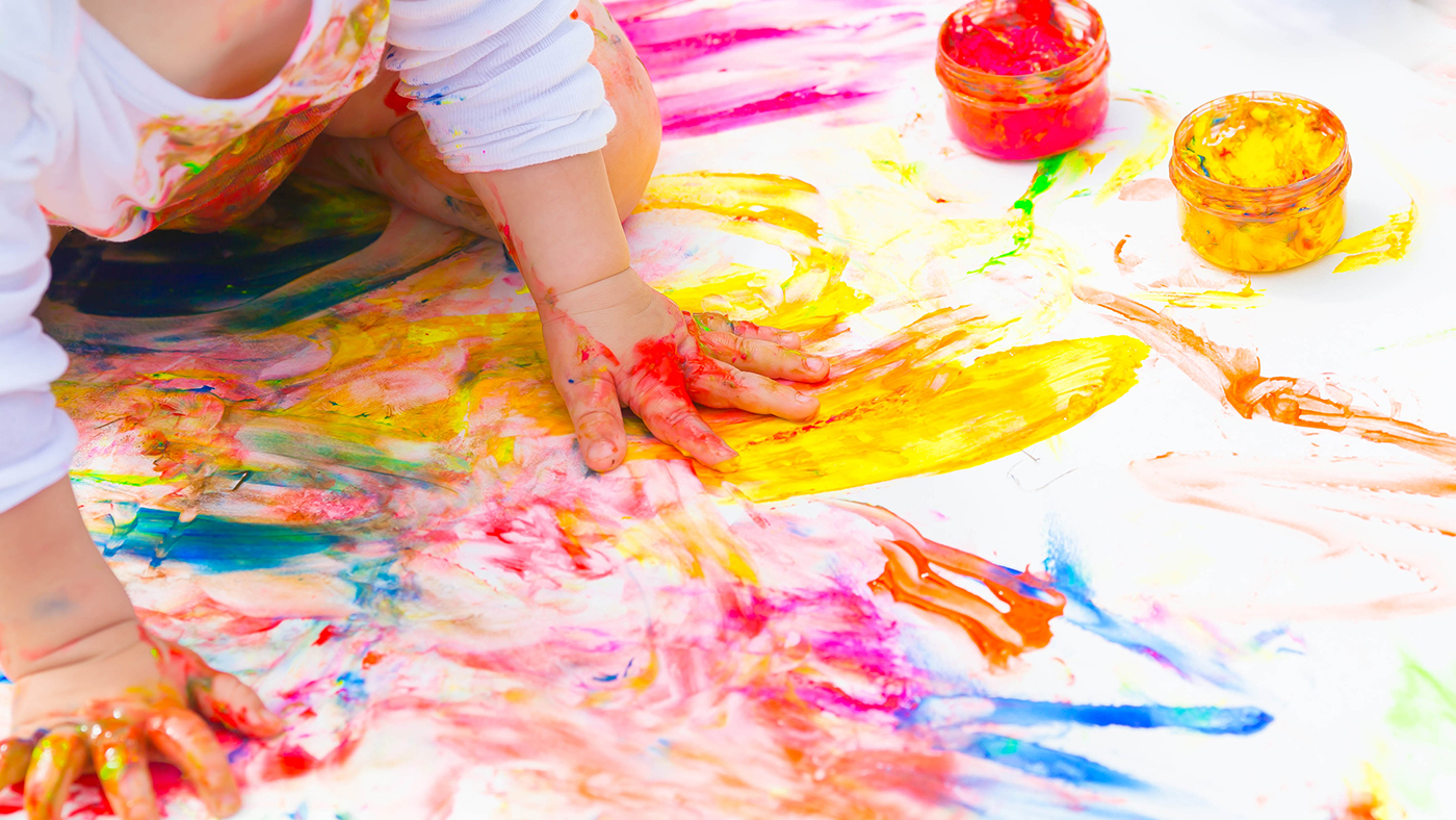 Not sure about messy play? The benefits and things to think about to get you started - Featured Image