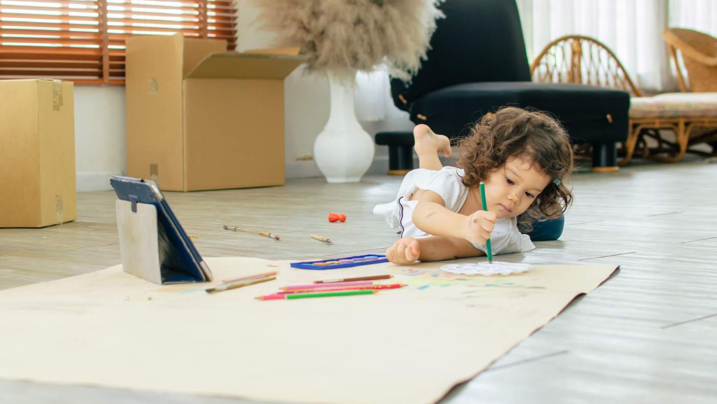 Large drawings on the floor – stretch those muscles and watch those marks - Featured Image