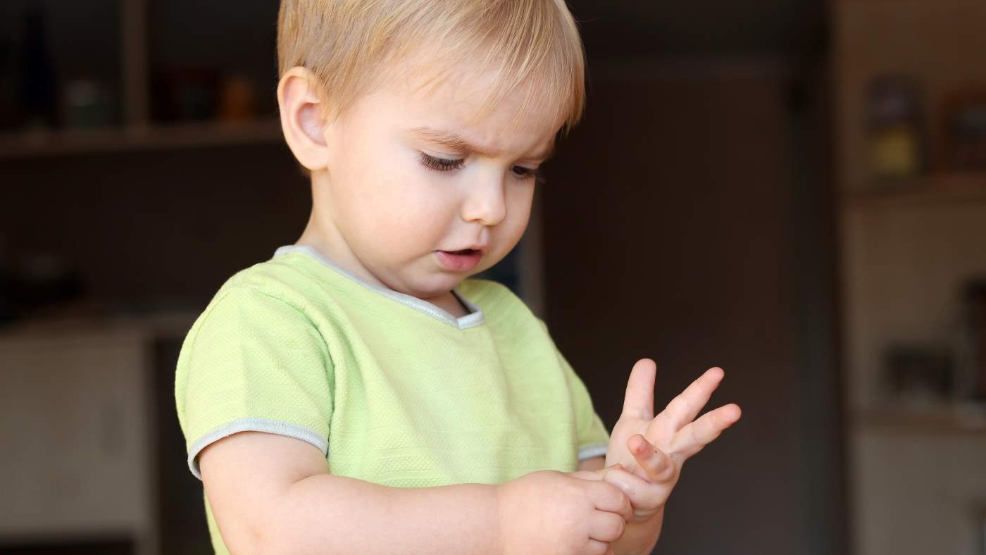 Why wriggling their fingers might help your toddler with maths - Featured Image