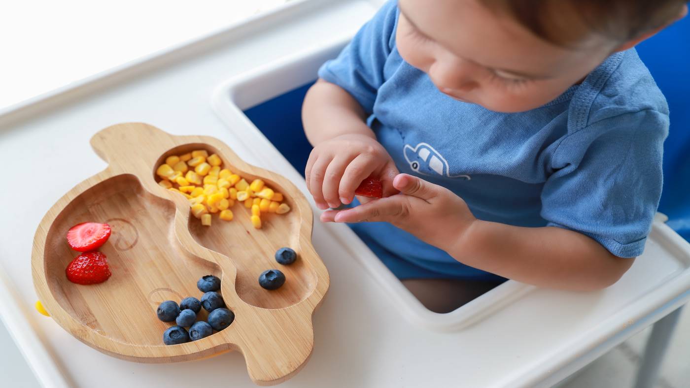 Thinking about weaning and wondering how to start? We asked Children’s Dietician Lucy Upton to answer some common questions… - Featured Image