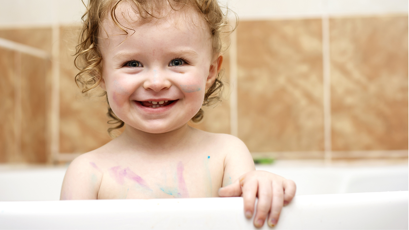 Stretch those arms in bathtime fun – add a bit of colour and creativity to your routine - Featured Image