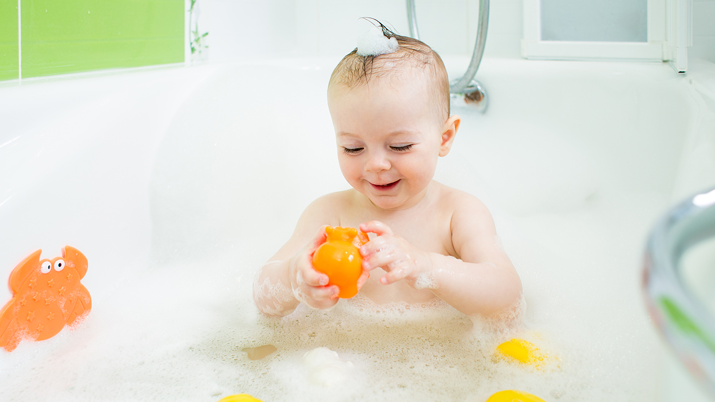 Bath time fun – how your baby’s gestures can signal they want to carry on - Featured Image