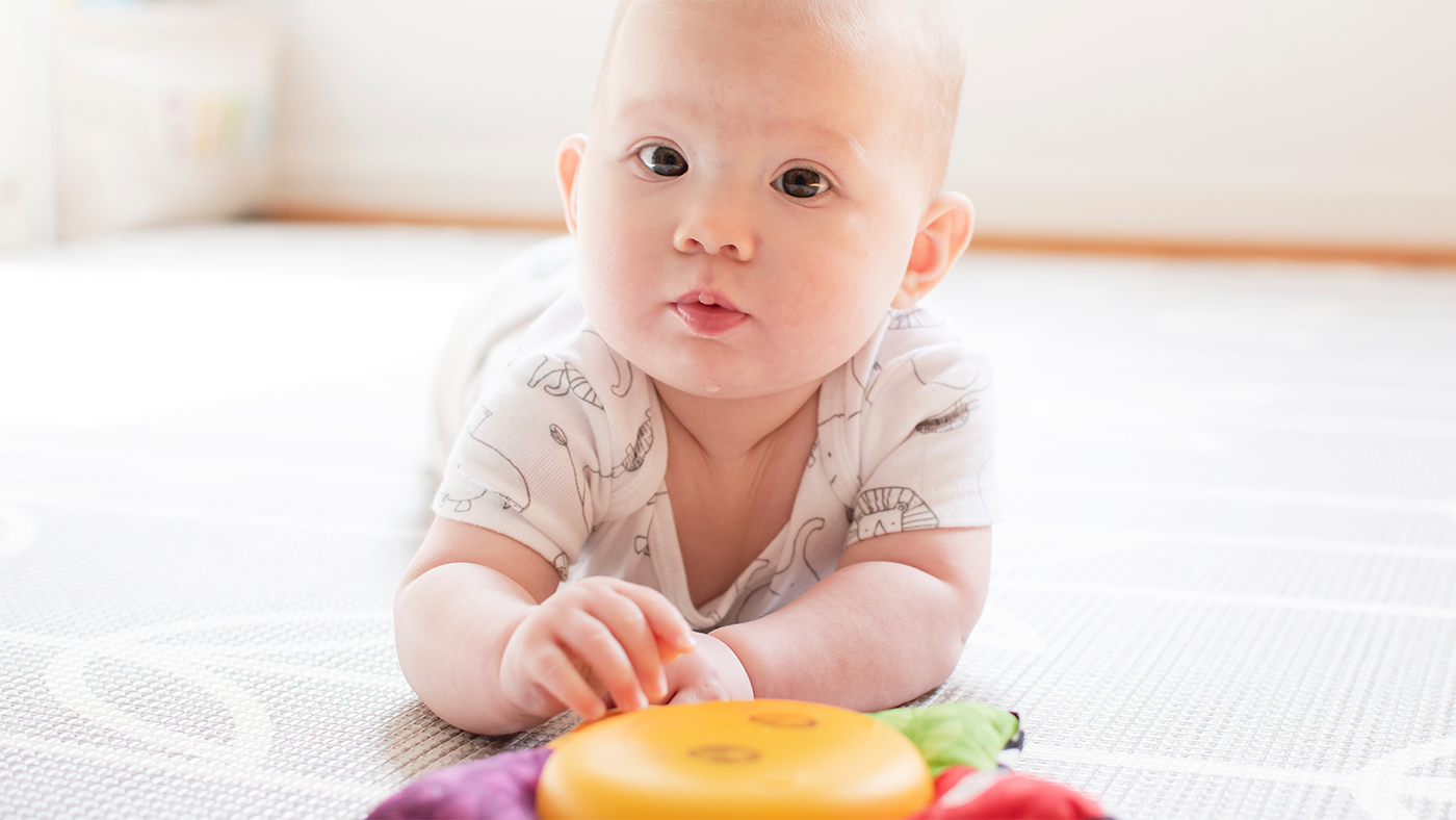 Sound detective – supporting your baby as they begin to locate sounds - Featured Image