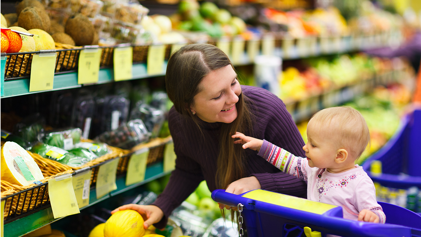 Supermarket stare – encouraging your baby to look around while you’re on the go - Featured Image