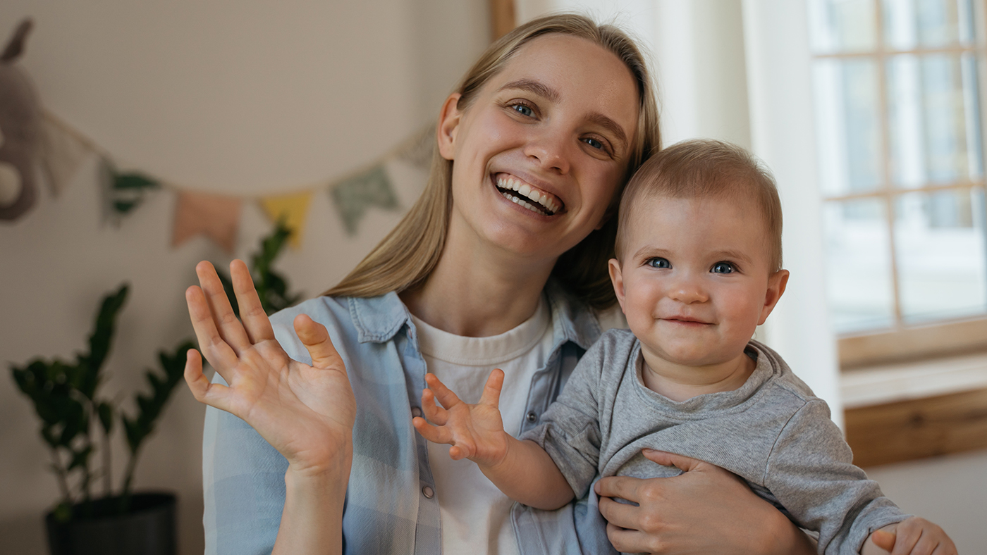 Stream photos onto your TV – invite your baby to see who they know on screen - Featured Image